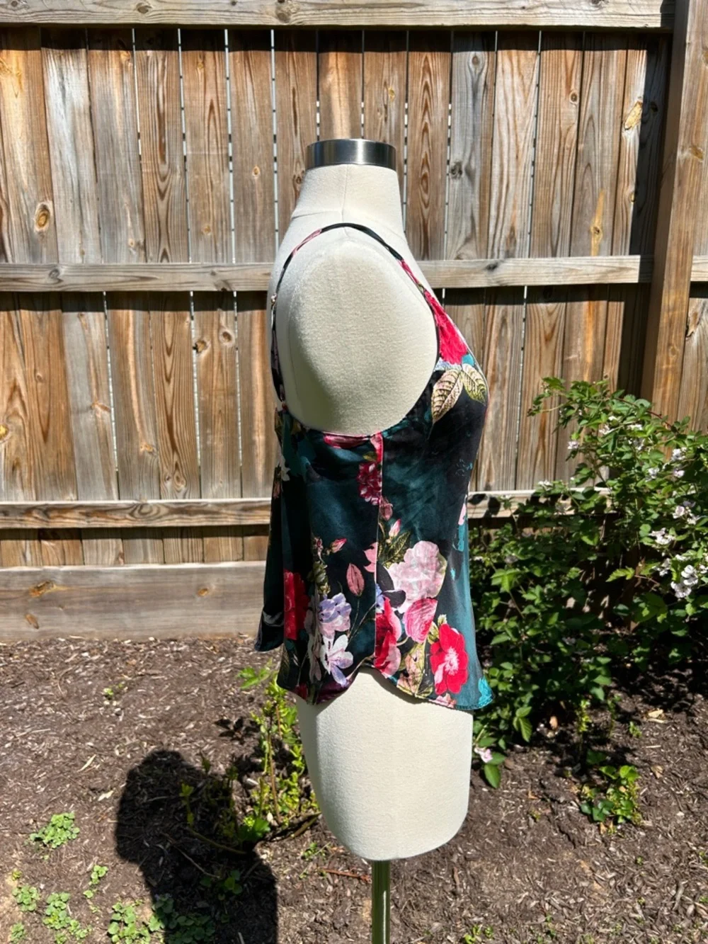 Victoria’s Secret 100% Silk Floral Cami Top Sleeveless Size M - Picture 3 of 9